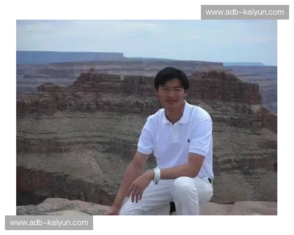 康锦熙vs这个时代：在逻辑的刀尖上，跳一场清醒的华尔兹