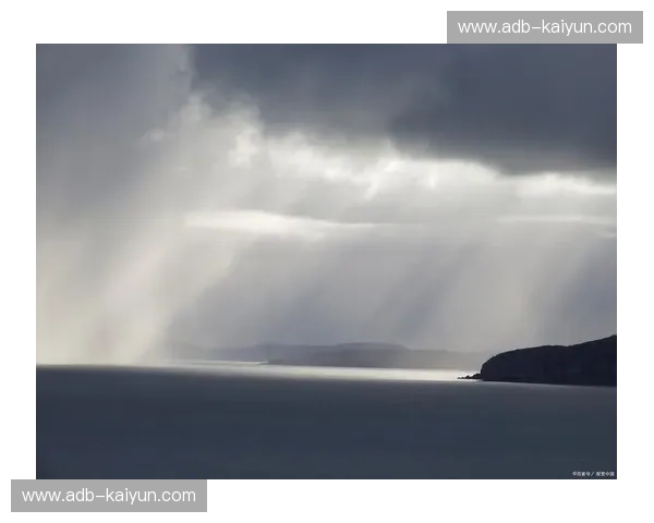 跨越万里的双生镜像：在里斯本的斜坡与澳门的窄巷间，寻找同一颗灵魂